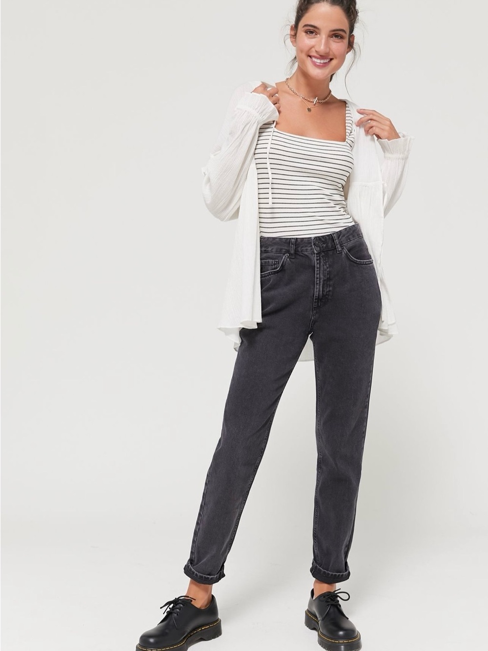 BDG High-Waisted Mom Jean (Washed Black)